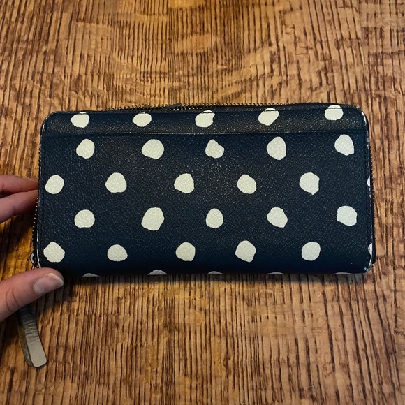 Kate Spade Wallet - Picture 2 of 10